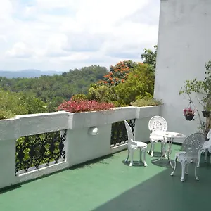 Banda Casa, Отель типа 
